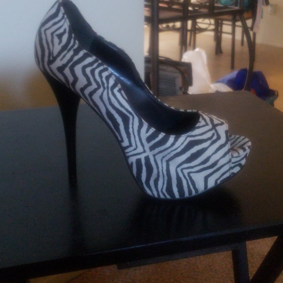 Women's shoes - Picture 1 of 4